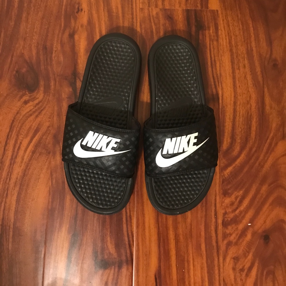 Nike flip flops